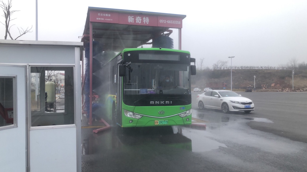 安徽六安市六安大巴安裝通過式大巴洗車機