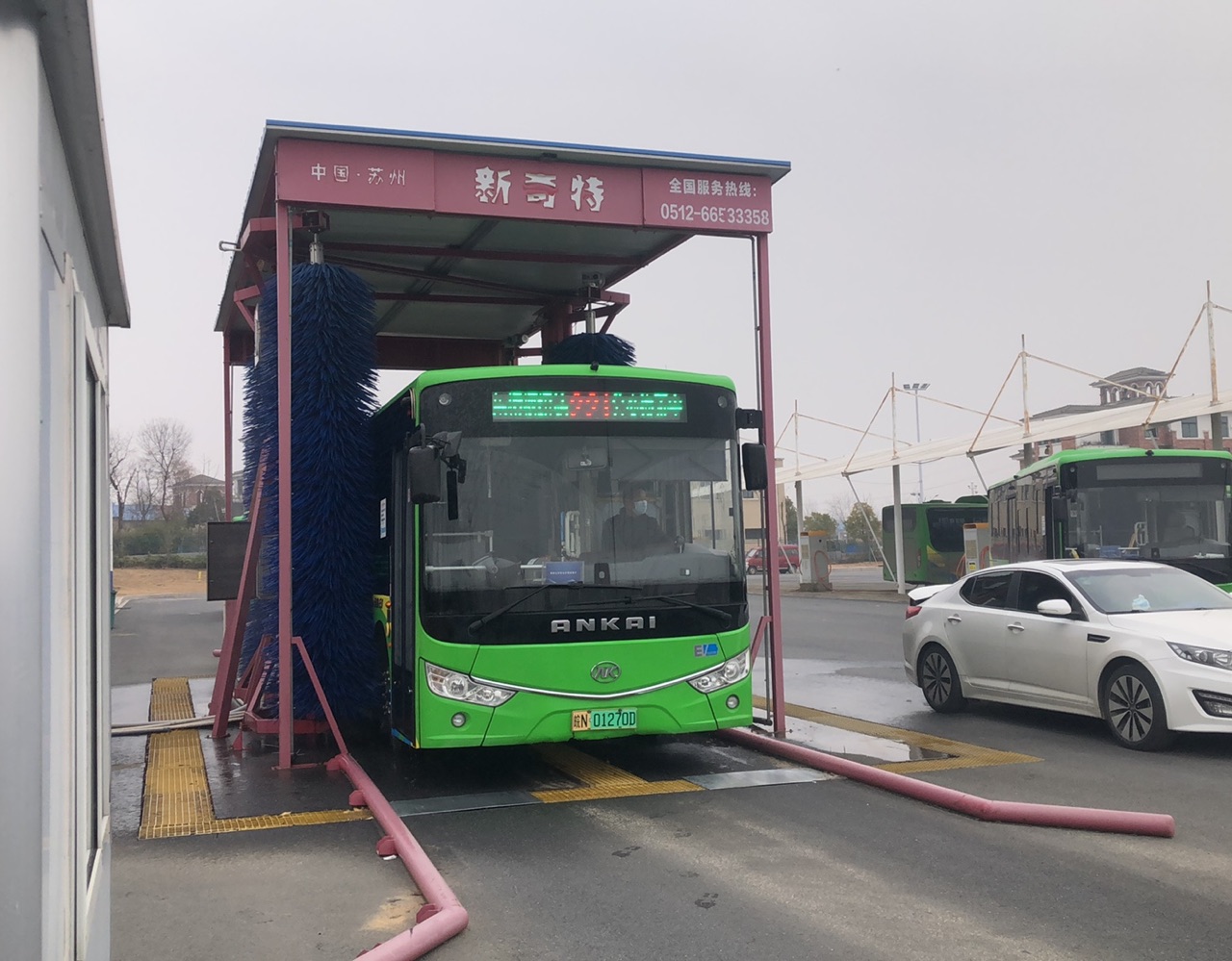 安徽六安市六安大巴安裝通過式大巴洗車機