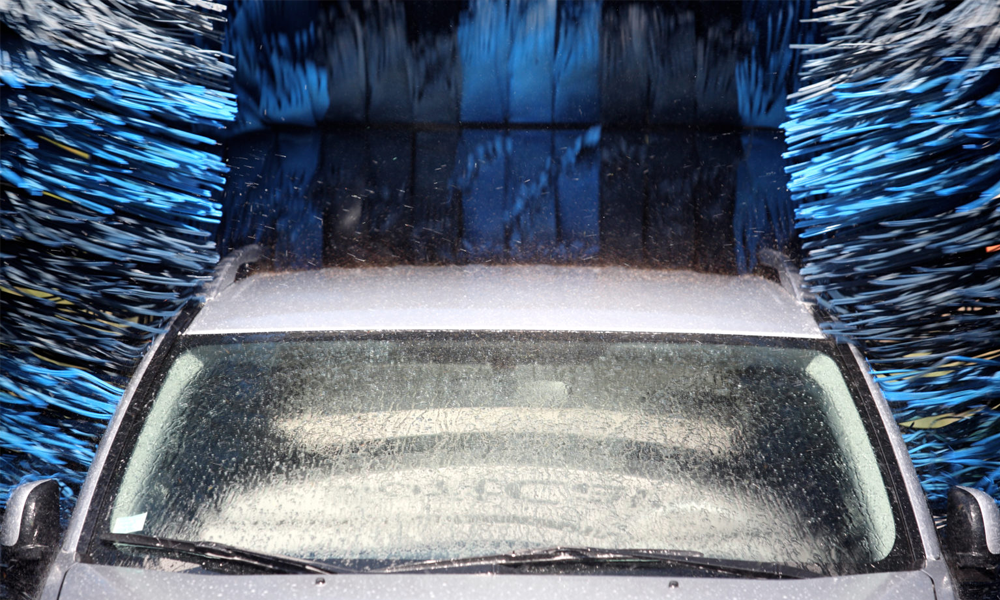 自動洗車機(jī)廠家可以為洗美行業(yè)帶來什么？無人值守全自動洗車機(jī)多少錢一臺？